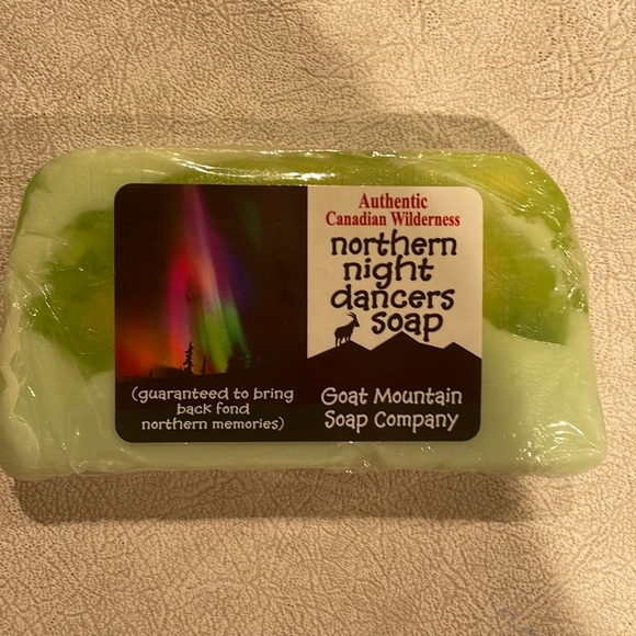 Canada Epcot Northern Night Dancers Soap new - Picture 1 of 2